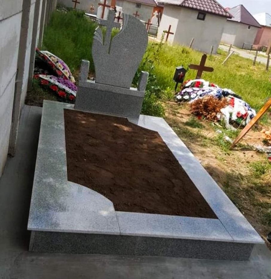 Cavouri Roșiorii de Vede — construcții funerare Remu