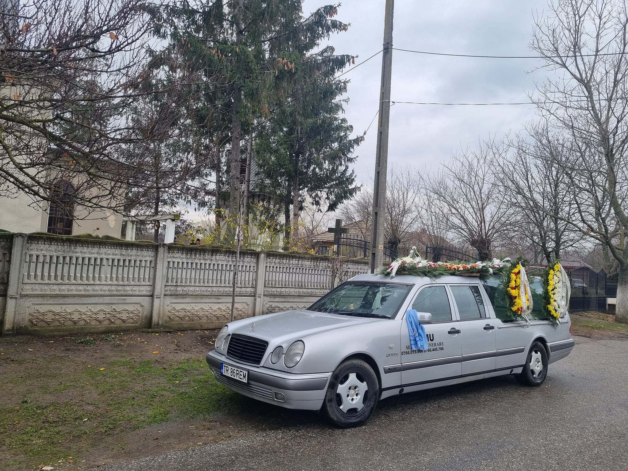 Transport funerar — Servicii Funerare Remu — car funebru 3