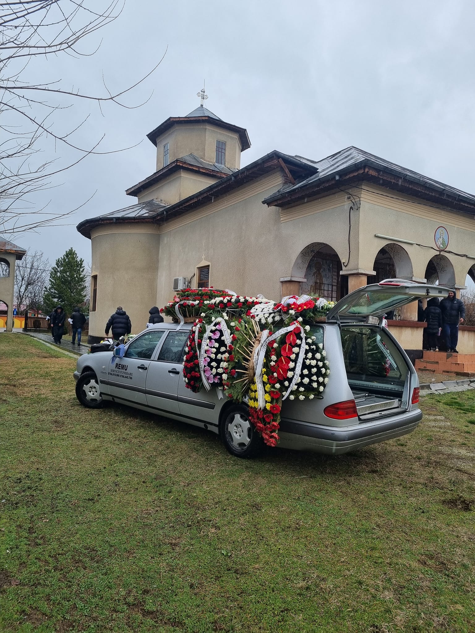 Transport funerar — Servicii Funerare Remu — car funebru 4